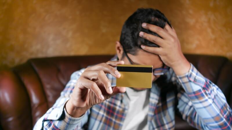disadvantages gold card 画像